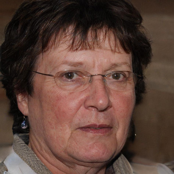 Elena F.